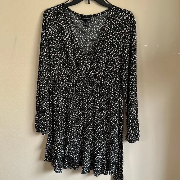 Streetwear Society Dresses | Streetwear Society Floral V-Neck Long Sleeves Dress Xl | Color: Black | Size: Xl | Inezlluch's Closet